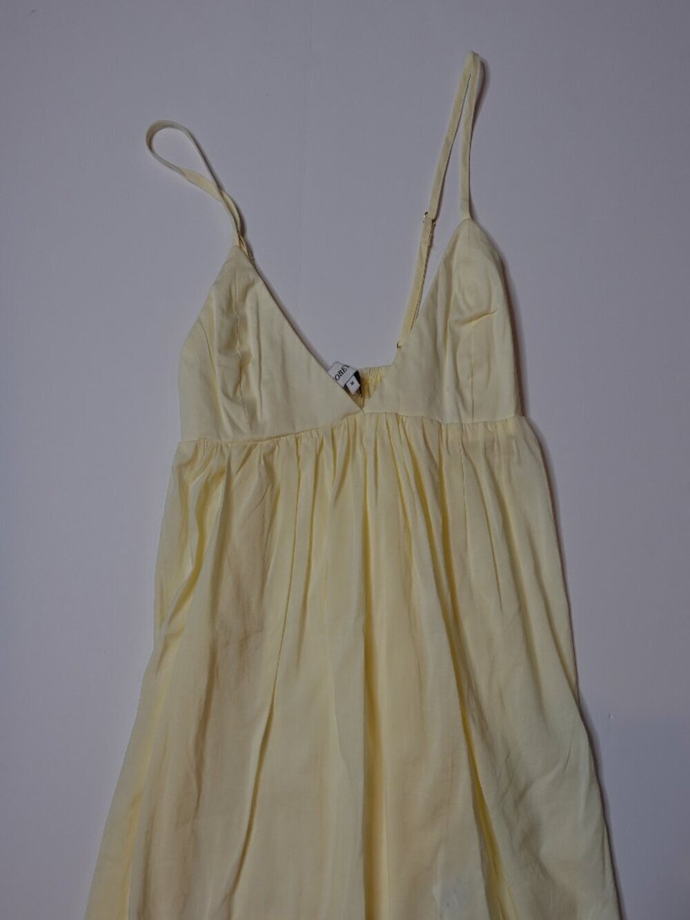 WeWoreWhat Flowy Triangle Cami in light yellow size M NWOT Women's summer top